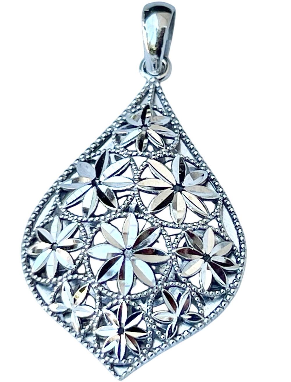 14K White Gold Pear Drop Pendant Openwork Milgrain Teardrop Diamond Cut Floral